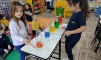 Pré 1 construiu um Garrafone