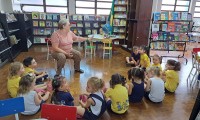 Maternal na Biblioteca