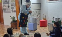 Visita do Sr. Alfabeto aos estudantes do 1º ano EF.